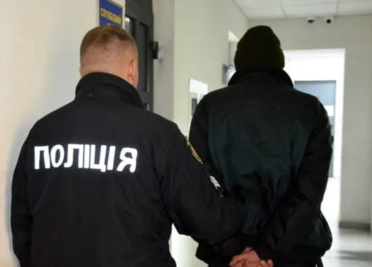 Під час застілля житомирянин штрикнув ножем свого гостя