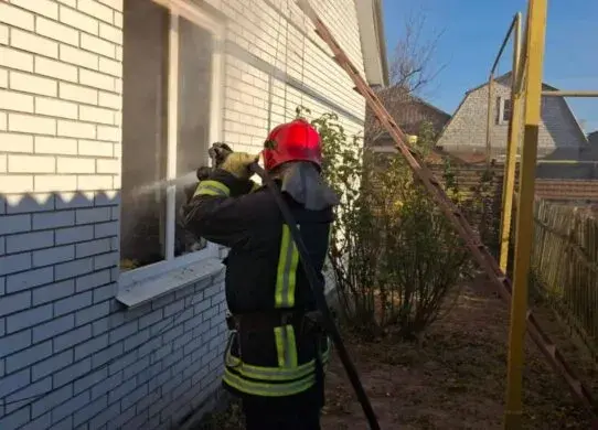 10 пожеж за добу: на Житомирщині гасили пожежі у приватних будинках