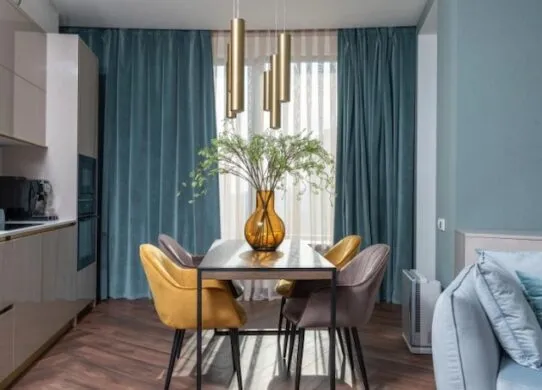 Черные или цветные светонепроницаемые шторы: что лучше выбрать?