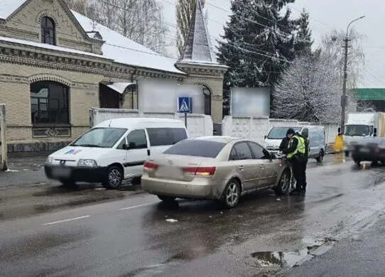 У Бердичеві 14-річна дівчинка потрапила під колеса автомобіля