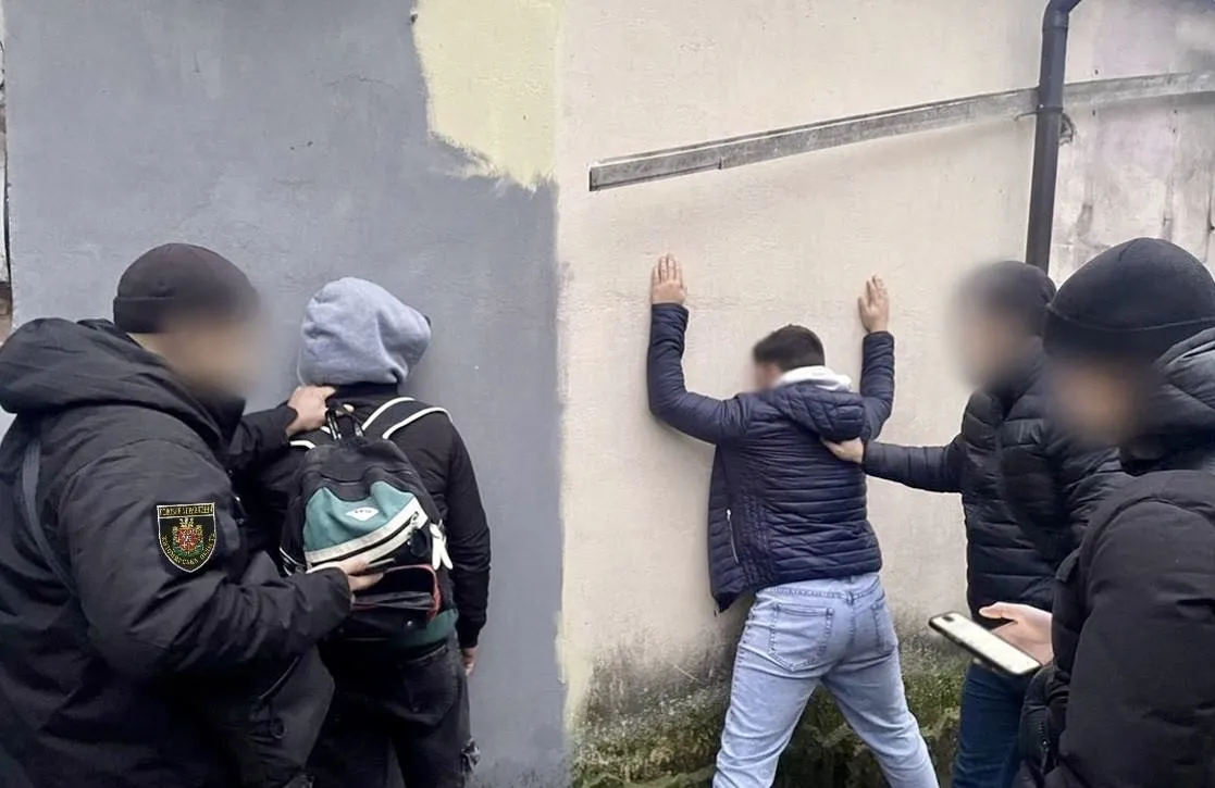 Теракт у Житомирі: біля райуправління поліції підірвали вибухівку