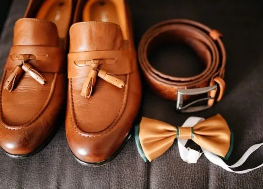 Як вибрати колір лоферів: класичні чорні, коричневі чи сміливі кольори?