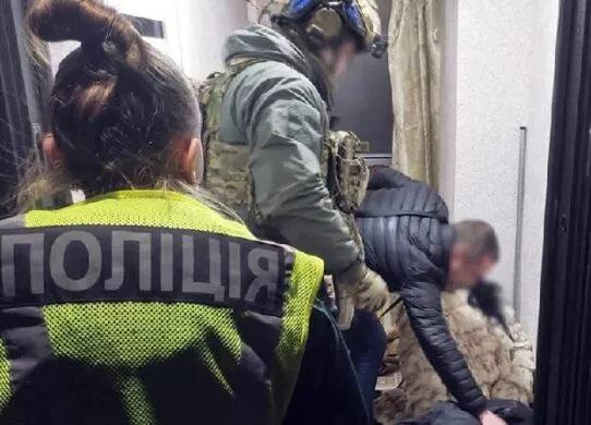 Троє рекетирів на Житомирщині вимагали гроші з пораненого військового