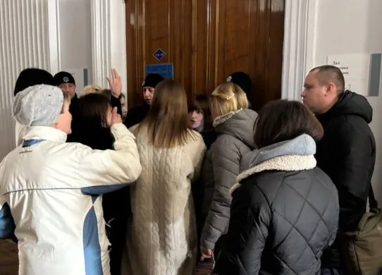 У Житомирі журналістів не пускали у суд на слухання резонансної справи щодо рекетирів