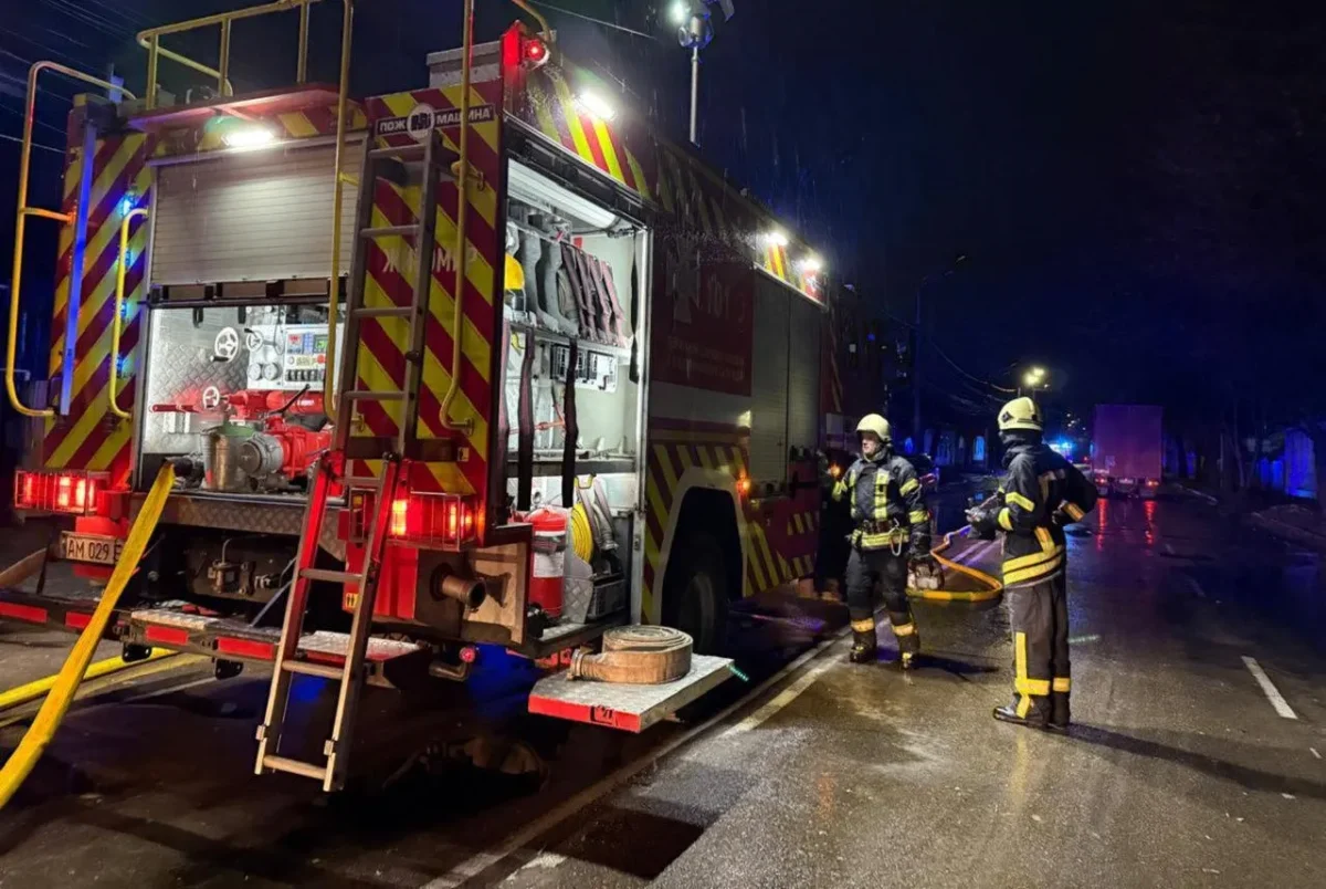 У Житомирі жінка кілька днів не виходила зв'язок: що побачили рятувальники, коли відкрили двері?