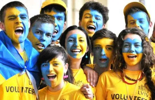 Міжнародний день волонтера 2024: найкращі привітання у прозі та віршах