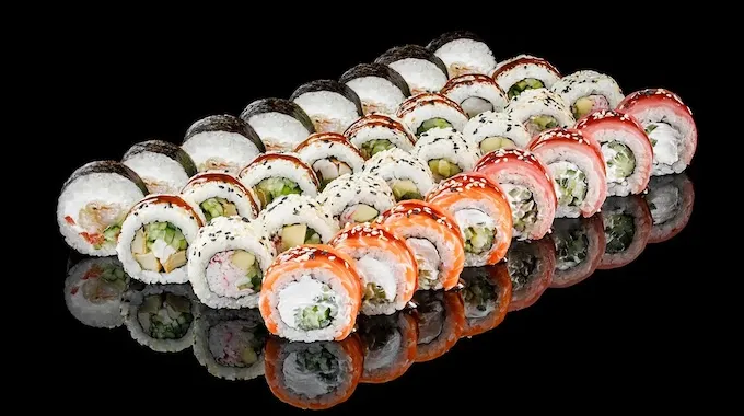 Чим відрізняються роли від суші?