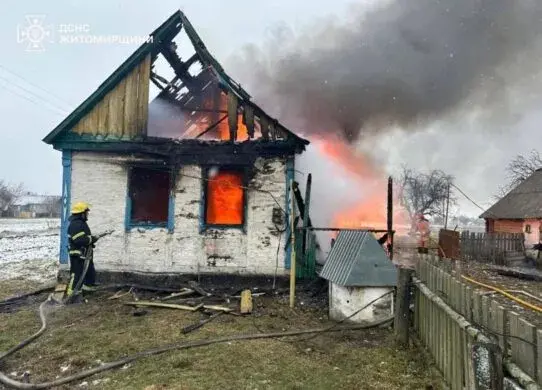 У Коростенському районі під час пожежі загинув чоловік та врятували жінку