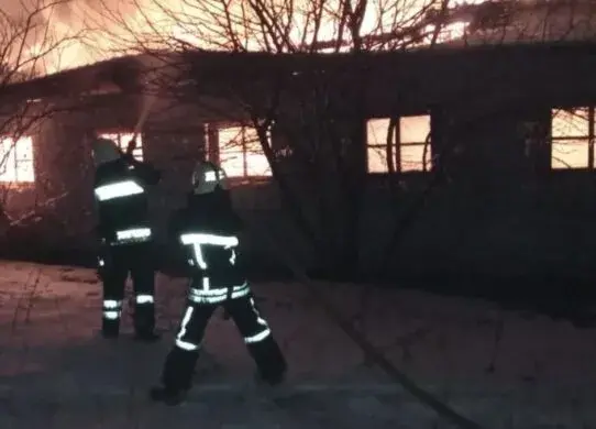 У покинутій фермі у Житомирському районі сталася пожежа