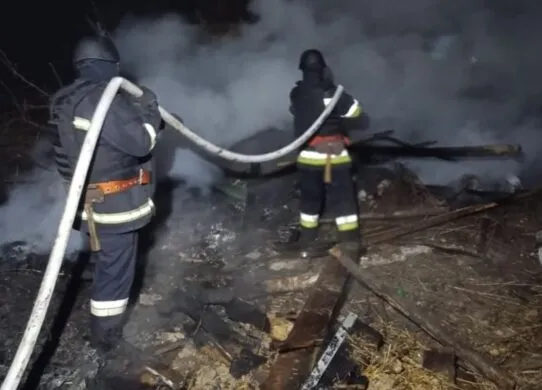 Через масований обстріл України, на Житомирщині сталася пожежа