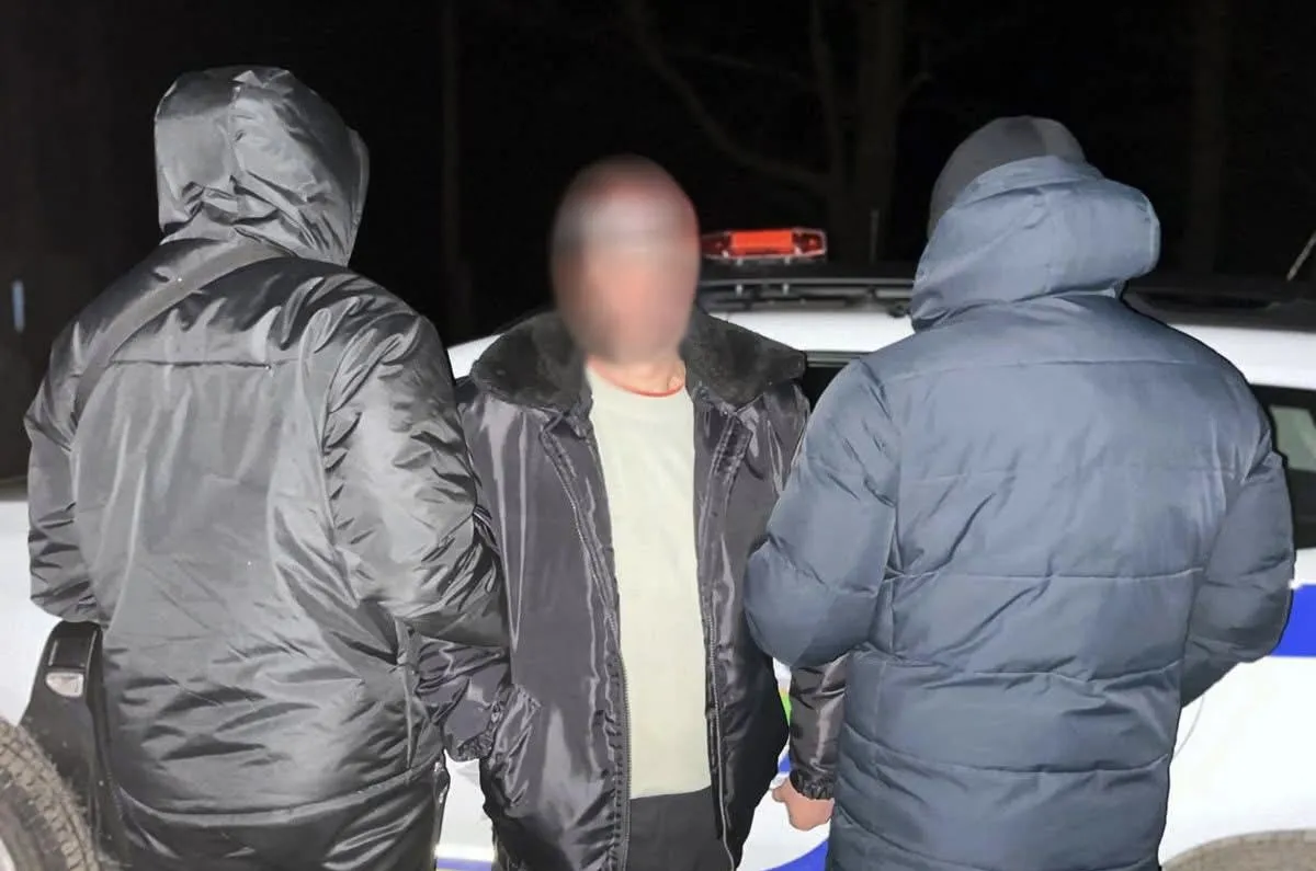 Мешканець Житомирщини підпалив авто односельця та втік