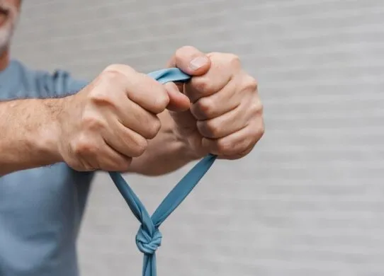 Хотів поцілувати, а не задушити: на Житомирщині засудили начальника підрозділу прикордонної служби