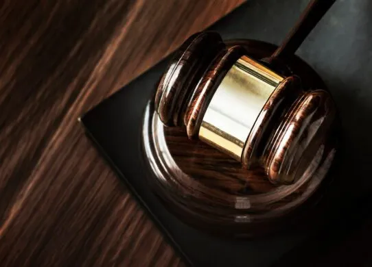 Мобілізованому вчителю музики відділ освіти на Житомирщині припинив платити зарплату, і він звернувся до суду