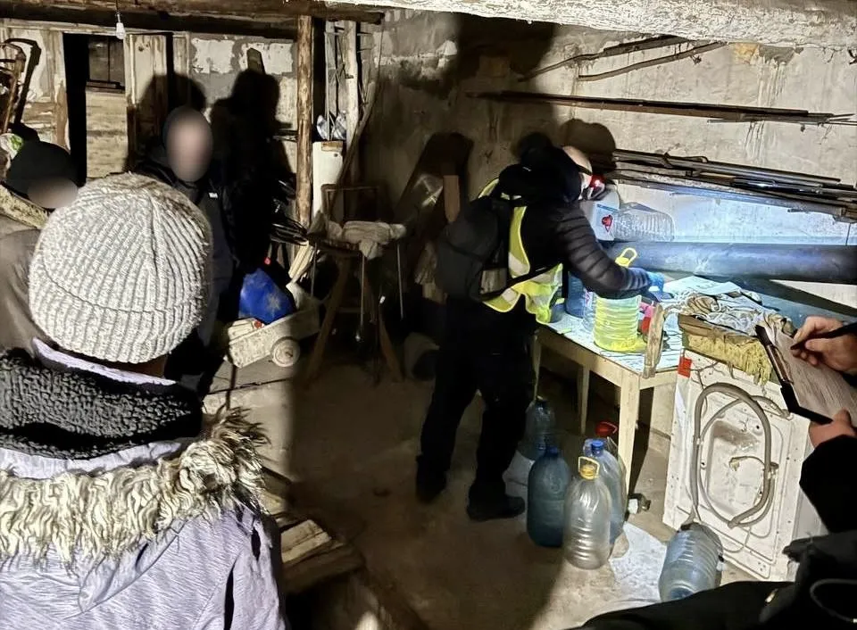 На підприємстві у Житомирському районі працівник викрадав дизельне пальне