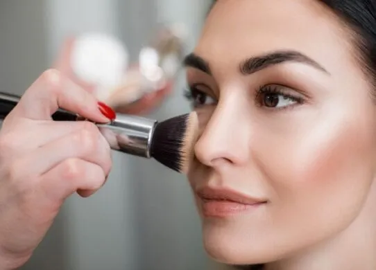Як правильно підготувати шкіру до макіяжу: основні помилки та поради