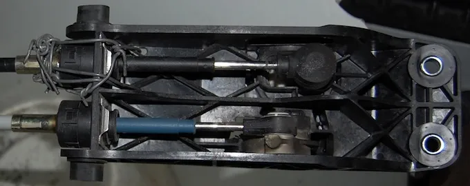 Як змастити трос КПП на Mercedes Sprinter