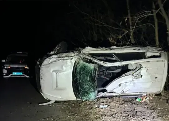 На Житомирщині водій не впорався з керуванням та влетів у мікроавтобус