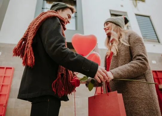 Що подарувати дівчині чи дружині на День святого Валентина