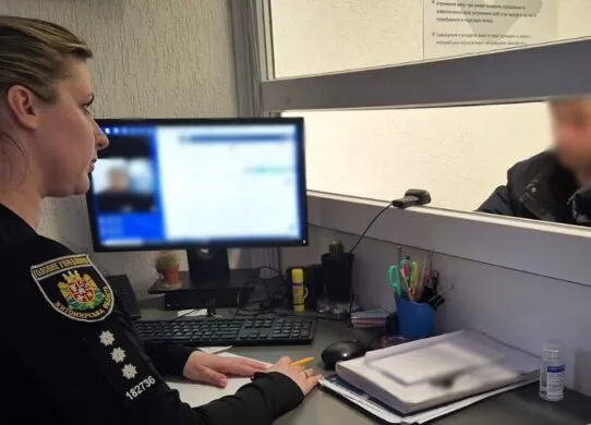 На Житомирщині чоловік ледь не вбив молотком своїх гостей, щоб випровадити з дому