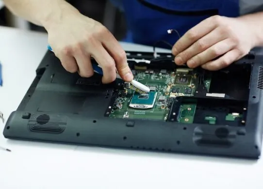 Что выбрать: сервисный центр или частного мастера, если нужен ремонт ноутбуков Asus