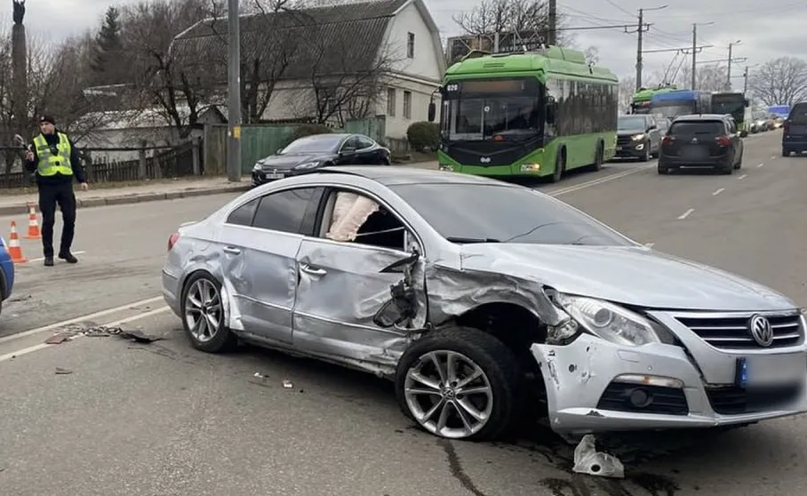 Через ДТП з постраждалими у Житомирі ускладнено рух