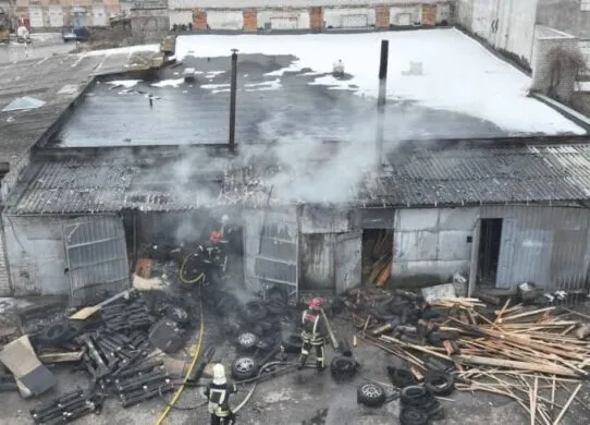 У Житомирі сталася масштабна пожежа на складах