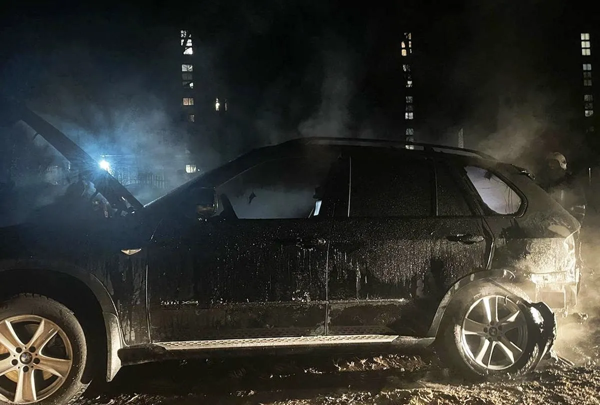 Помста через відео у соцмережі: в центрі Бердичева підпалили БМВ