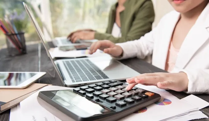 Почему ФЛП нужны бухгалтерские услуги и им стоит нанять бухгалтера