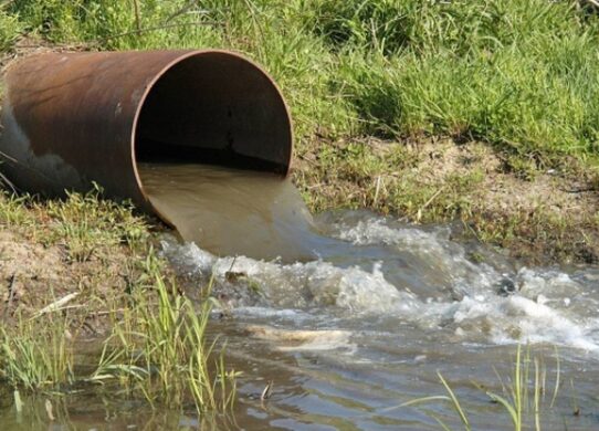 Забруднення річки