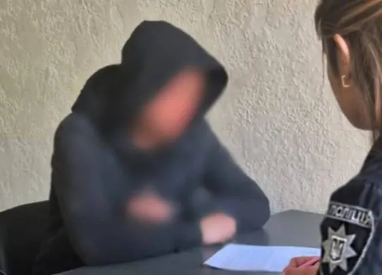 Вимагали гроші на таксі: на Житомирщині четверо невідомих напали на двох молодиків з кулаками та погрозами