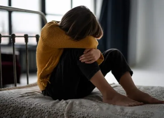 На Житомирщині 40-річний чоловік зґвалтував неповнолітню падчерку