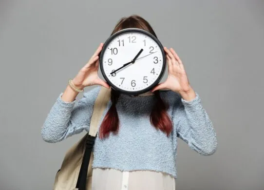 Цієї ночі у Житомирі переведуть годинники на годину вперед