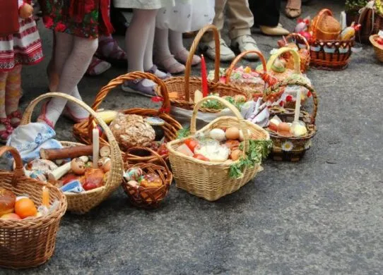 Що покласти у великодній кошик і коли освятити паски у Житомирі 20 квітня