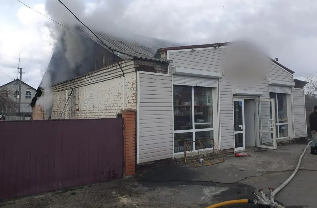У будівельному магазині на Житомирщині сталася пожежа