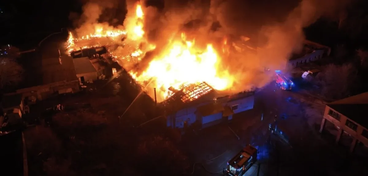 Масштабна пожежа у Житомирі: на приватному підприємстві горів великий склад
