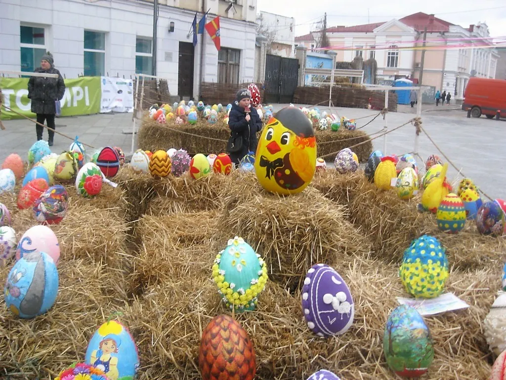 Фотозони, майстер-класи та ярмарки: розклад святкових заходів у Житомирі на Великдень
