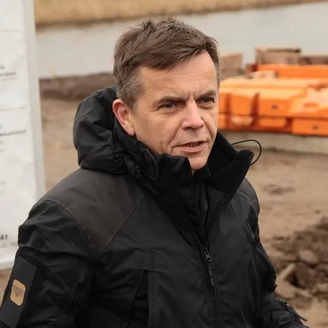 Хотів премію 360% від окладу: екс-мер Житомира прокоментував судовий позов директора держагентства