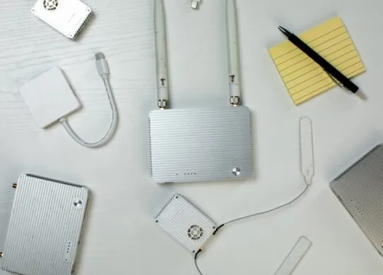 У чому різниця між таким мережевим обладнанням як точка доступу та роутер?