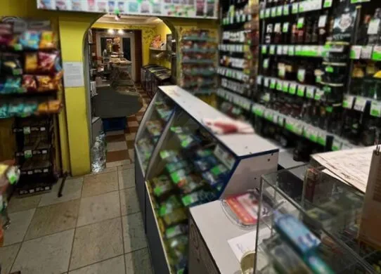 У Житомирі відвідувач магазину стріляв у продавця - нападника відправляють до психлікарні