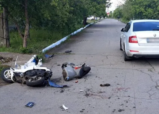 В Брусилові двоє підлітків потрапили в ДТП на мопеді - 11-річний хлопчик у лікарні