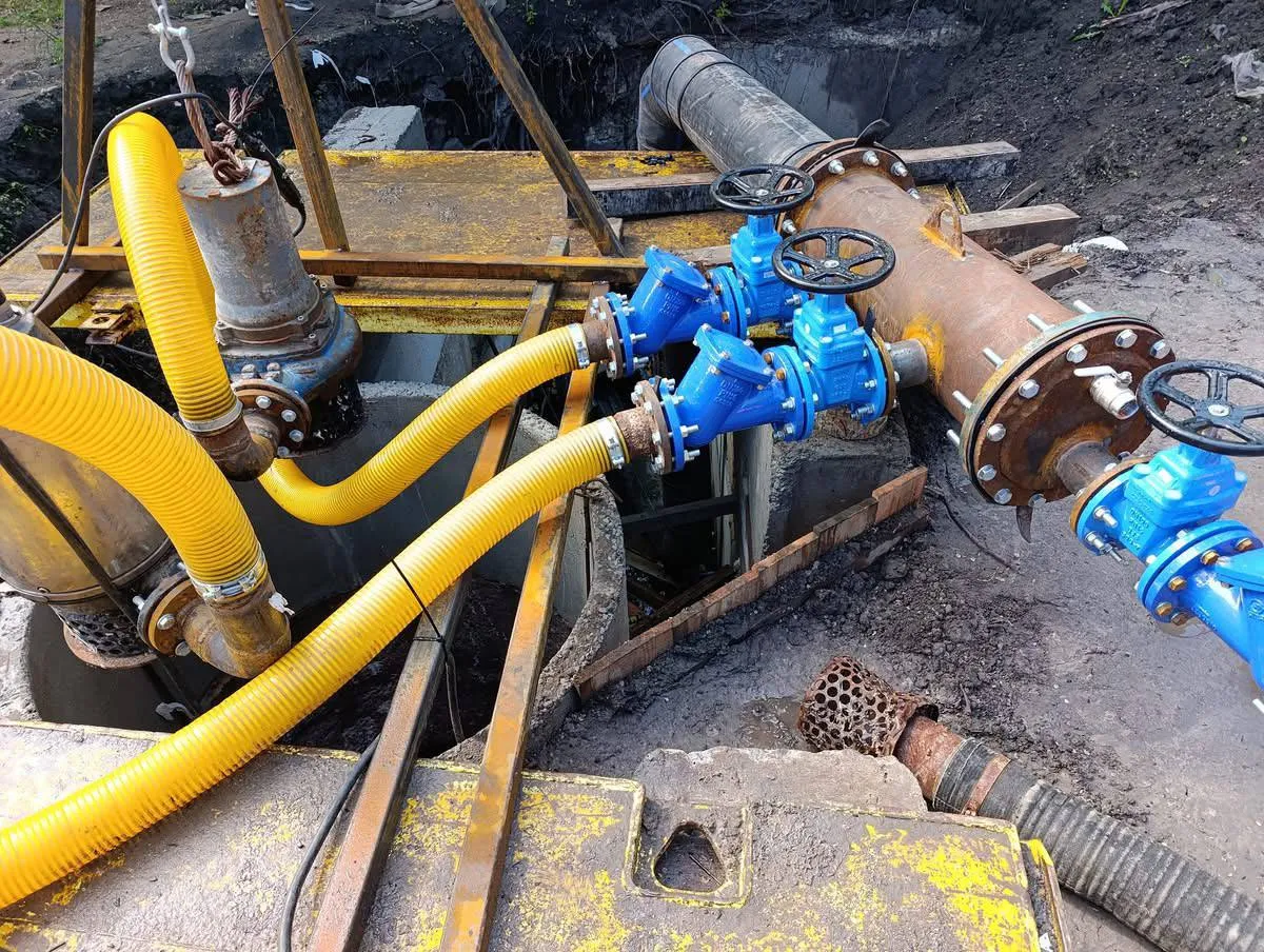 Житомир без води: до масштабного ремонту залучено до 50 працівників водоканалу