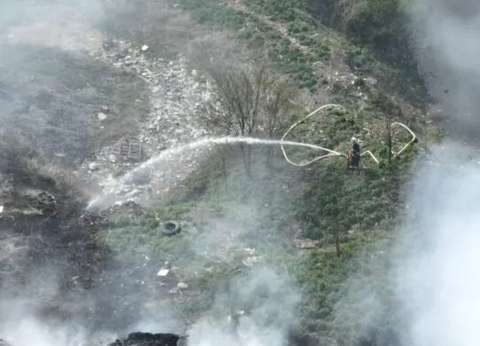 Триває ліквідація пожежі на житомирському сміттєзвалищі: якість повітря і прогнози