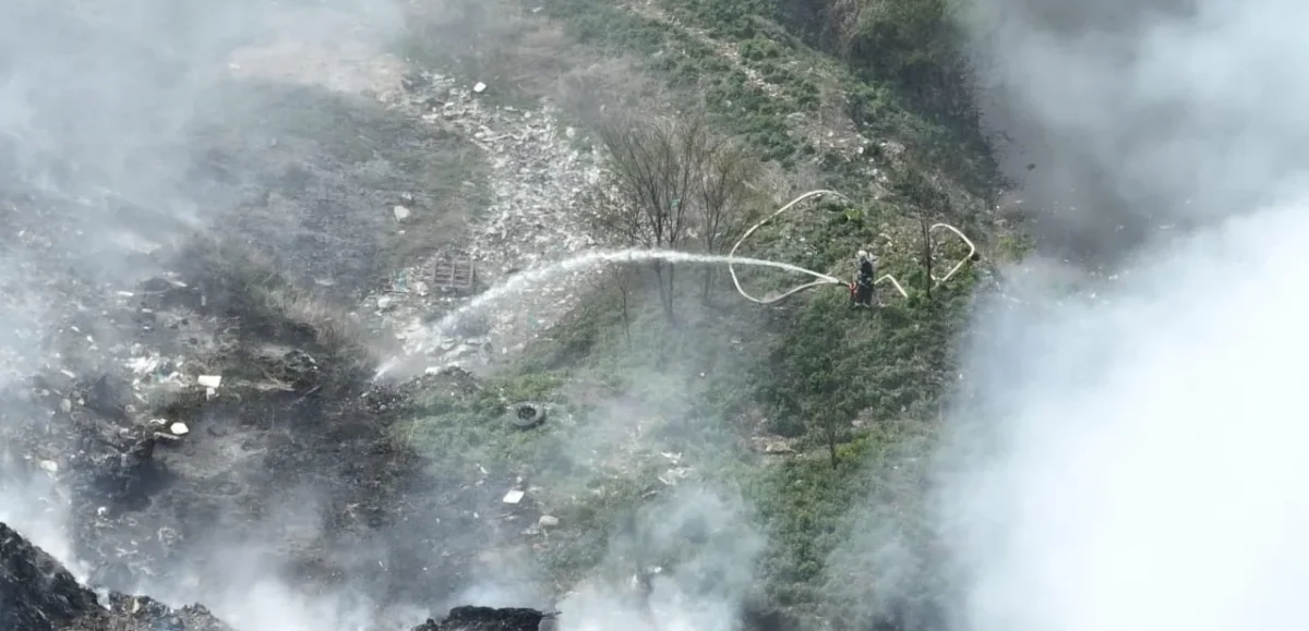 Триває ліквідація пожежі на житомирському сміттєзвалищі: якість повітря і прогнози