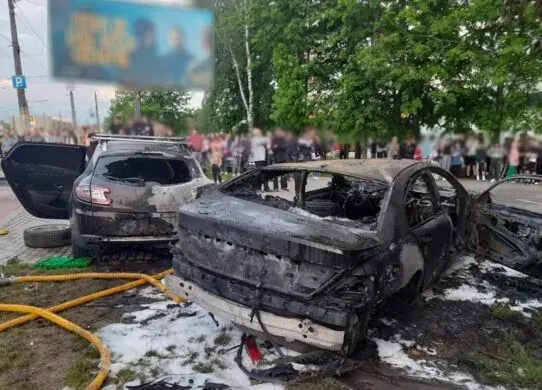 ДТП у Житомирі: BMW врізався в авто, загорілося ще п'ять машин