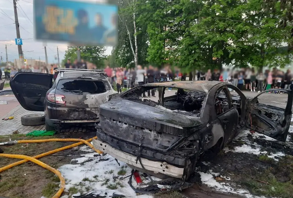 ДТП у Житомирі: BMW врізався в авто, загорілося ще п'ять машин