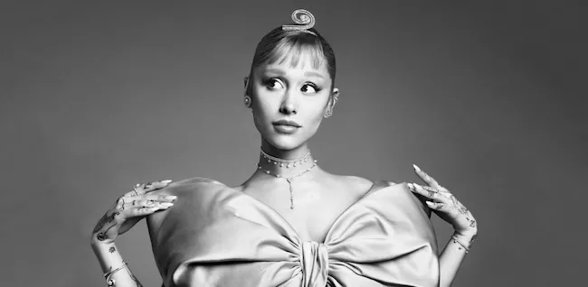 Колье и подвески 2025 — актуальные тренды лета Колье и подвески 2025 — актуальные тренды лета