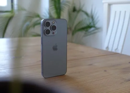 Почему стоит купить смартфон б/у и как его выбрать