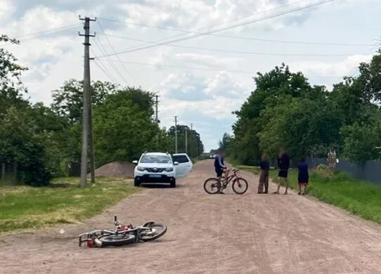 П’яний водій збив 14-річного мотоцикліста на Житомирщині: підліток у реанімації