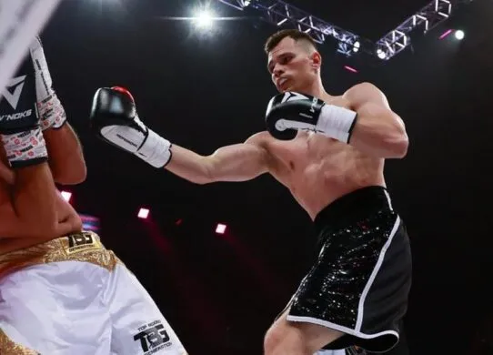 Житомирянин Артем Мельник здобув четверту перемогу у професійному боксі