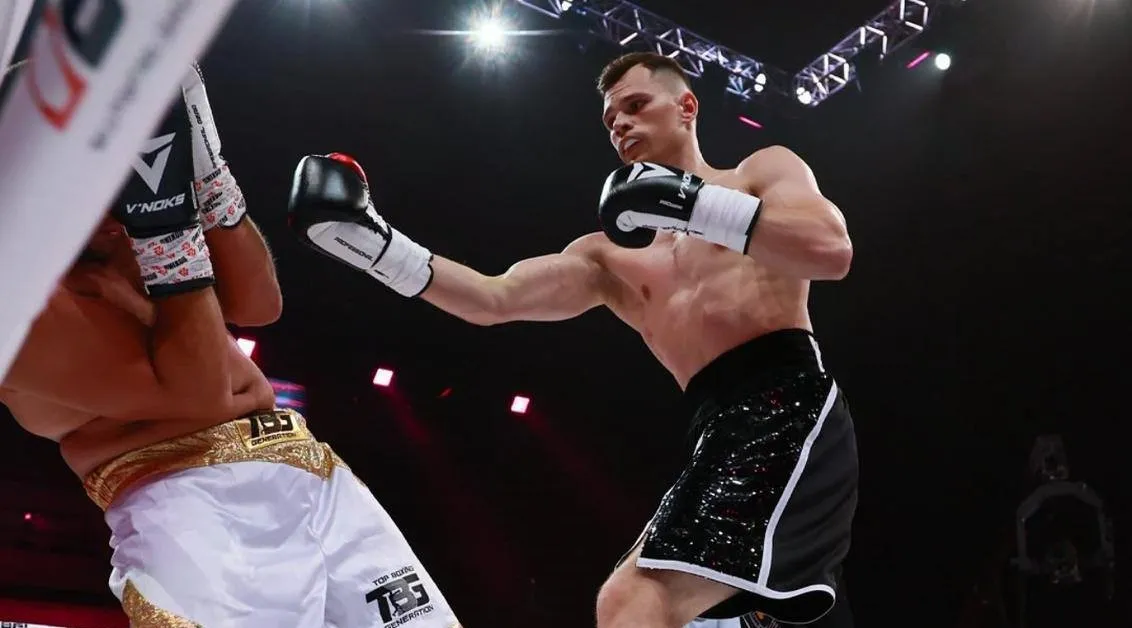 Житомирянин Артем Мельник здобув четверту перемогу у професійному боксі